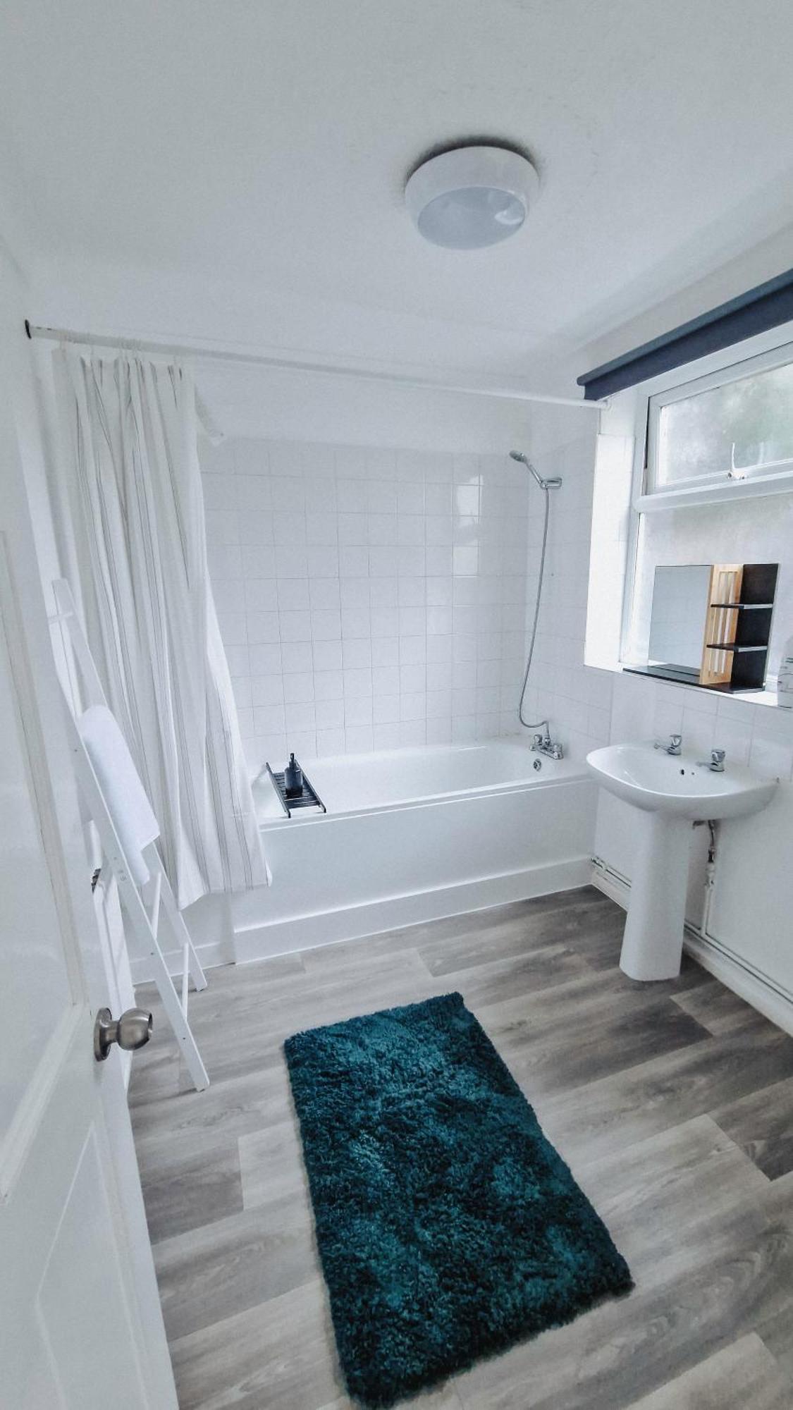 Chic 2 Bedroom Apartment