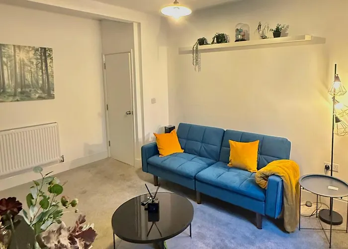 Chic 2 Bedroom